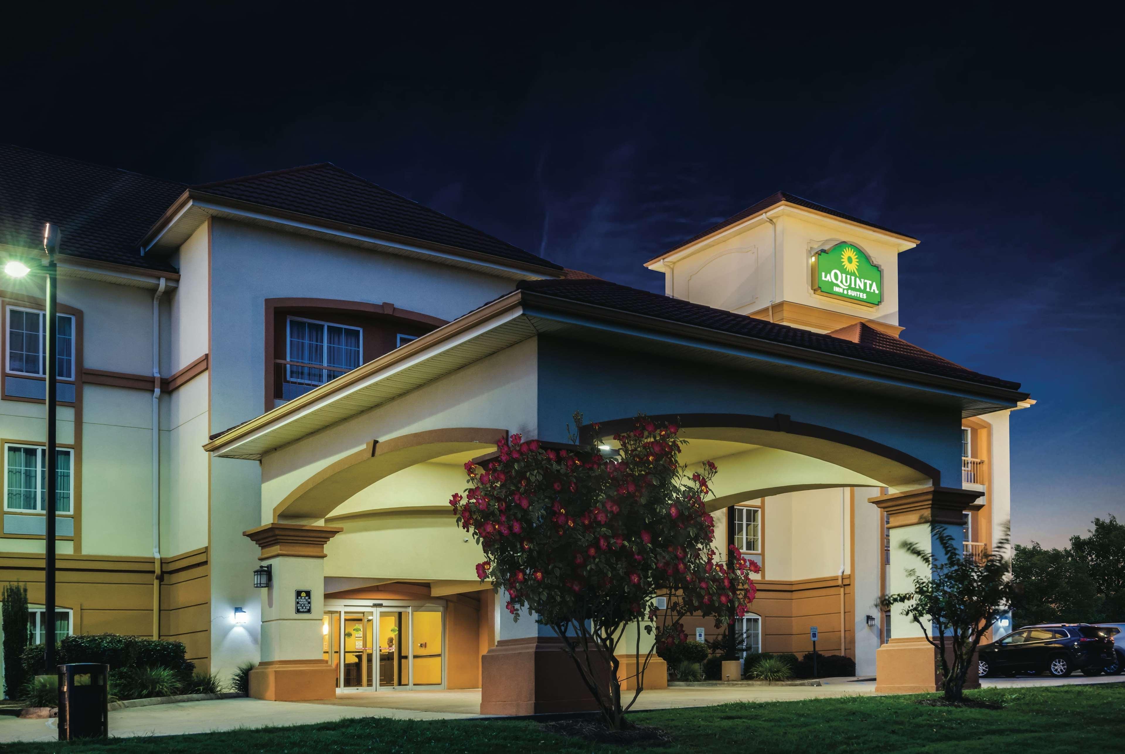 La Quinta By Wyndham Brandon Jackson Airport E Hotel Exterior photo